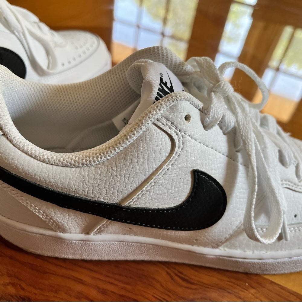 Barely Worn. Very Good Condition - image 2